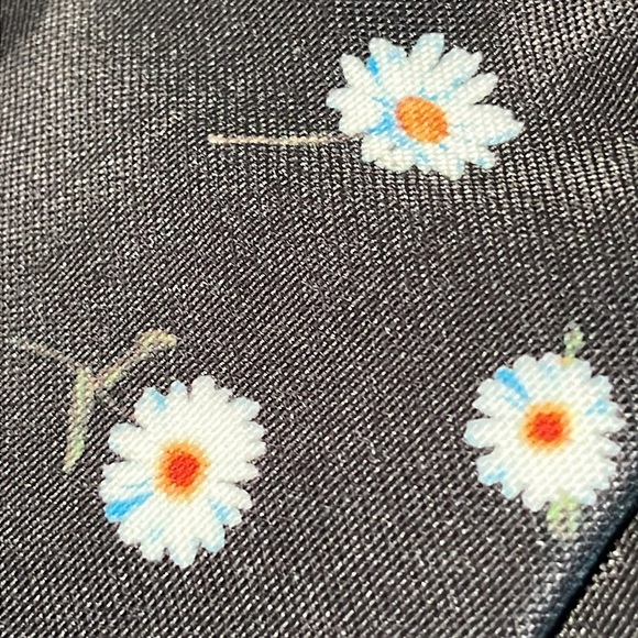 ALICE+OLIVIA Daisy Print Weekender Adjustable Strap Top Zip w Handle Duffle Bag - Picture 6 of 16